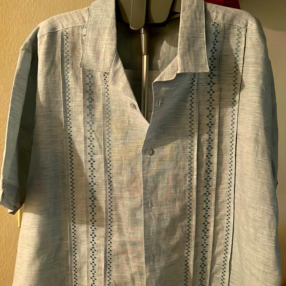 NEW CUBAVERA LIGHT BLUE WITH BLUE DECOR BUTTON UP SHIRT 👕